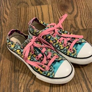 Converse Tennis Shoes